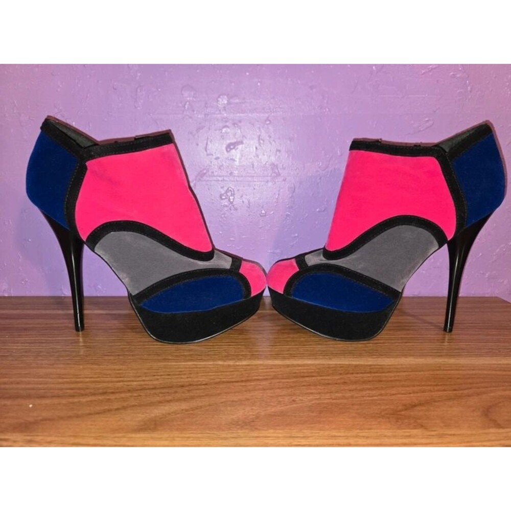 Shi by Journeys Colorblock Suede Platform Ankle Boots / Stilettos - Size 8.5